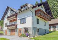 Großzügiges Wohnhaus am Dorfrand mit Nebengebäude