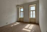 sanierungsbedürftige Charmante 2-Zimmer-Altbauwohnung mit Potenzial in zentraler Ruhelage