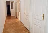 INNENSTADTLAGE, Spiegelgasse, 95 m2 Altbau mit Balkon, 2 Zimmer, Komplettküche, Wannenbad, Parketten, 4. Liftstock, Am-Graben-Nähe
