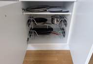 VOLLMÖBLIERTE DG-Wohnung mit westseitiger Terrasse ++ Eine Ebene ++ AB AUGUST!!