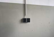 PROVISIONSFREI!!! Geräumige Halle 8 x 12m groß P