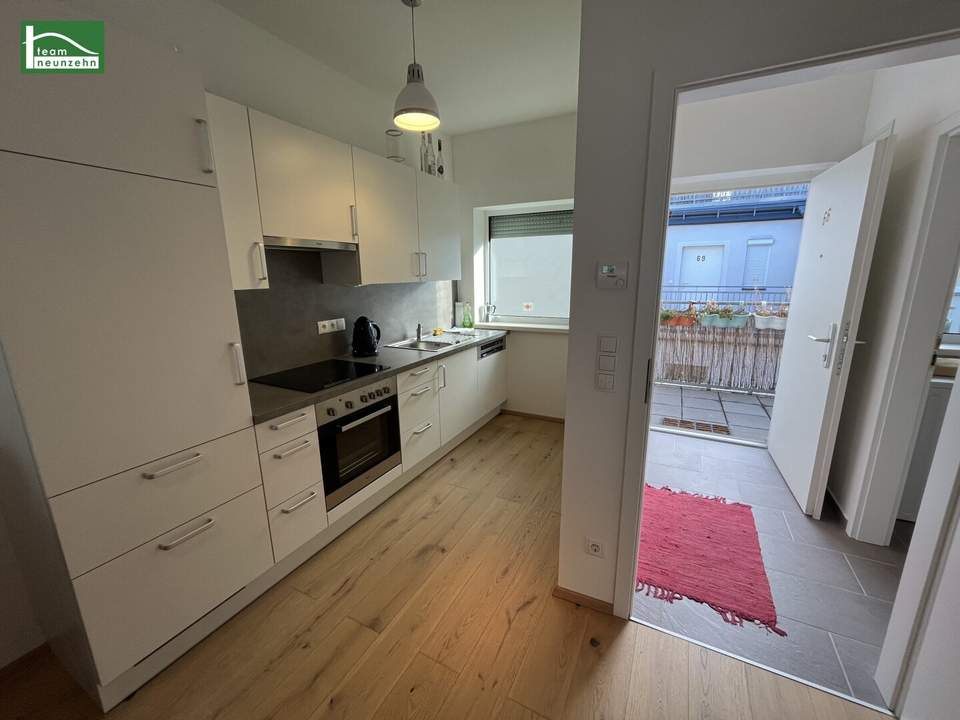 SANIERTE &amp; MÖBLIERTE DACHGESCHOSSWOHNUNG INKL. KÜCHE! SOFORT BEZIEH- ODER VERMIETBAR! FÜR ANLEGER UND EIGENNUTZER!
