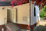 Kleines ausbaufähiges Haus und wunderschönes Grundstück