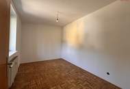 Sonnige Aussichten in Mauthausen: sanierte Familienwohnung mit großzügiger Loggia, höchstem Wohnkomfort und ruhiger Grünlage – kostenloser Parkplatz inklusive!