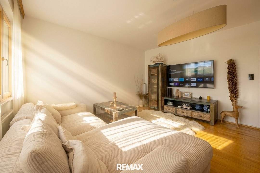 Sonnige 3-Zimmer-Wohnung mit Küche & Loggia in zentraler Lage!