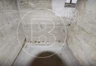 Renovierungsbedürftige 3-Zimmer-Balkon-Wohnung!