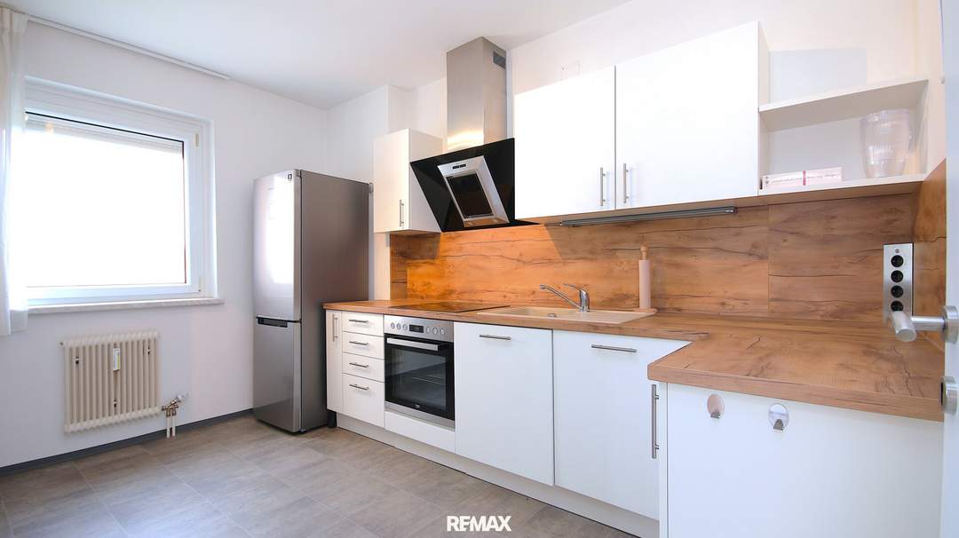Einziehen und wohlfühlen – helle 2-Zimmer-Wohnung mit Loggia und Parkplatz