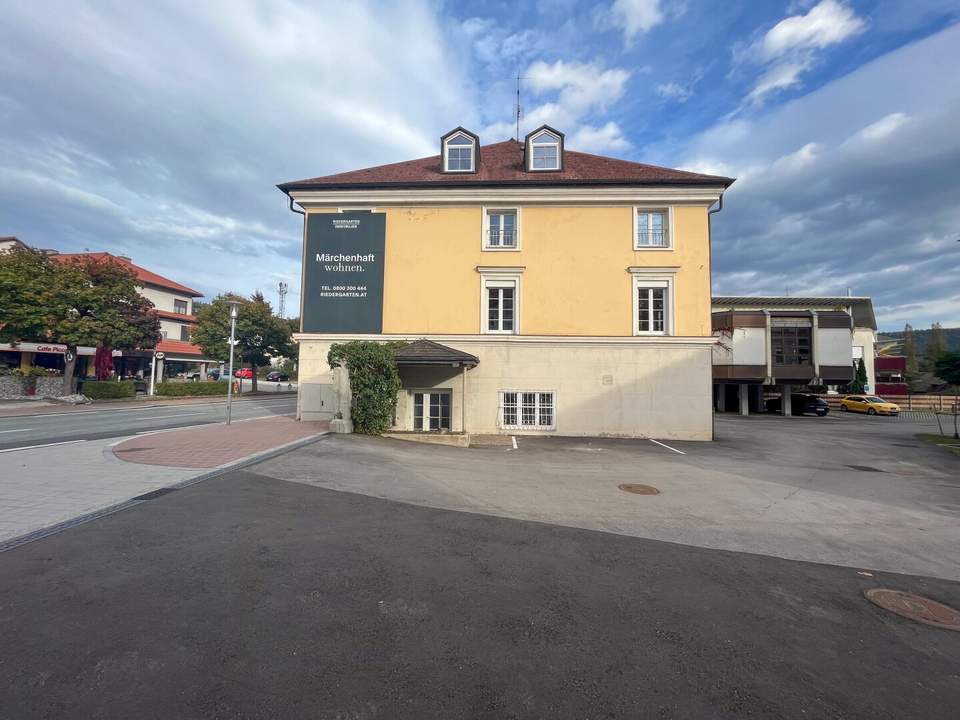 Repräsentatives Zinshaus am Schlosspark in Krumpendorf am Wörthersee