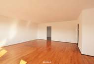 Großzügige Dachgeschosswohnung mit 3 Terrassen und Fernblick ins Grüne