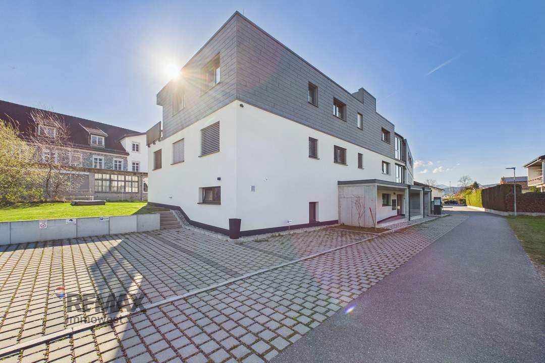 Helle 4-Zimmer-Wohnung mit Balkon in ruhiger Lage von Schlins