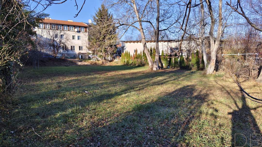 DB IMMOBILIEN | Großzügiges Wohnhaus mit zwei Wohneinheiten, einem Café und zusätzlichem Bauland in Ternitz