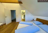 | STILVOLLE DACHGESCHOSSWOHNUNG | 6 ZIMMER | MIT GARTENNUTZUNG | 1 TERRASSE | MODERNE &amp; HOCHWERTIGE AUSSTATTUNG | LICHTDURCHFLUTET | IDYLLISCHE LAGE | AB NOVEMBER VERFÜGBAR