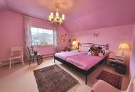 GROSSZÜGIGES EINFAMILIENHAUS MIT TRAUMHAFTEM GARTEN