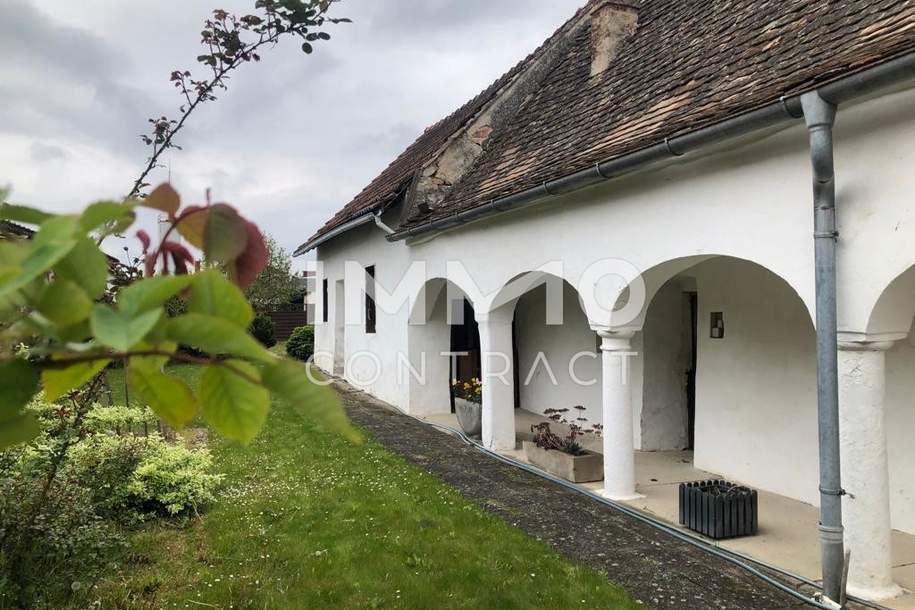 Schnäppchen Arkadenbauernhaus mit Innenhofatrium und Garten in ruhiger Lage !Bedarf Renovierung!, Haus-kauf, 180.000,€, 3710 Hollabrunn