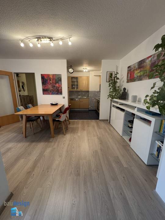 Schöne geräumige 3-Zimmer-Wohnung mit Loggia Nähe Donaukanal, U4 u U6 ! Voll möbliert - Koffer packen und einziehen !!