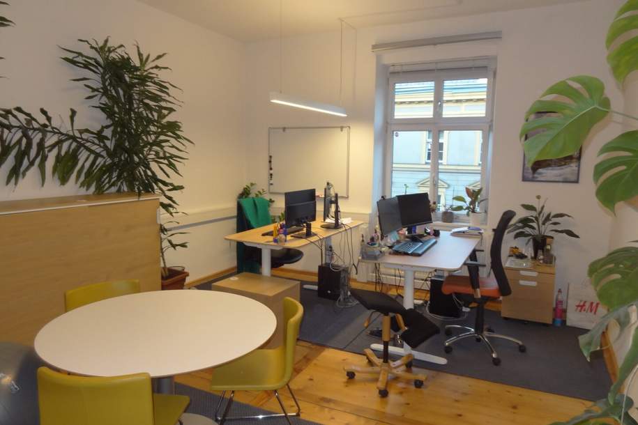Eine sehr gepflegte Bürofläche mit ca. 163m² gelangt in Zentrumslage von Innsbruck zur Neuvermietung, Gewerbeobjekt-miete, 6020 Innsbruck-Stadt