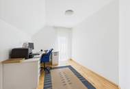 WILHERING: Perfekt aufgeteiltes Wohnhaus mit XL- Garage, Pool auf einem hervorragenden Grundstück mit ca. 1.069m²