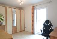 Neuwertiges Haus auf großem Baugrund in Randlage