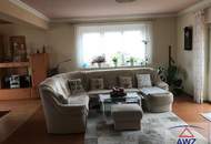 Großes Landhaus mit nur einem Nachbarn!