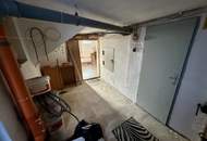 Raum für Visionäre und Bastler: Charmantes Stadthaus mit Potenzial, XXL-Stadl &amp; uneinsehbarem Garten