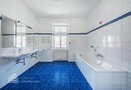 Großzügige 4-Zimmer Altbauwohnung mit Terrasse
