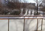 Sanierungsbedürftige 1-Zimmerwohnung mit Balkon fußläufig zum Krankenhaus