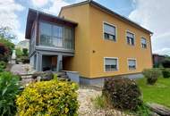 Einfamilienwohnhaus mit Pool