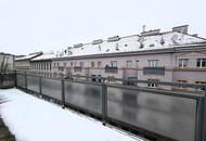 Klimatisierte Dachgeschosswohnung mit 4 Schlafzimmer und Garage // Air-conditioned attic apartment with 4 bedrooms and garage //