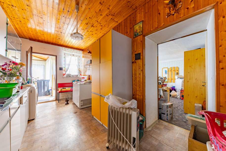 Renovierungsbedürftige Liegenschaft mit zwei Wohneinheiten, Nebengebäuden &amp; Garage!, Haus-kauf, 80.000,€, 2061 Hollabrunn