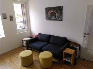 All Inclusive - Moderne, möblierte 2-Zimmer Wohnung in erstklassiger Lage im 4. Gemeindebezirk zur befristeten Untermiete, 1100 €, Immobilien-Wohnungen in 1040 Wieden Wohnzimmer