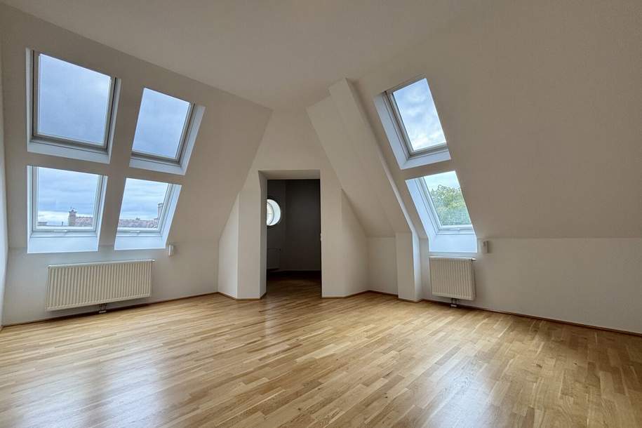 Dachgeschoss-Turm-Wohnung mit 5 Meter Raumhöhe | ca. 2.000 m² Garten zur allgemeinen Nutzung I freie Mietzinsbildung I, Wohnung-kauf, 395.000,€, 2500 Baden