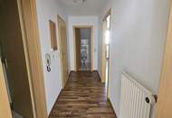 Ankommen und wohlfühlen: Stilvolle Dachgeschosswohnung mit Parkplatz