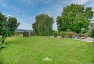 Viel Platz in beliebter Wohngegend, der Attersee nicht weit und riesiger Traumgarten!