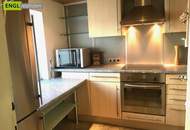 Aussergewöhnliche Loftwohnung im Dachgeschoss für jung gebliebene Künstler, Single, Paare und kleine Familie