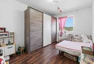 Stilvoll wohnen mit Balkon und moderner Wohnküche in Bernorf