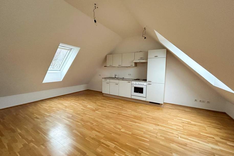 Entzückende Dachgeschosswohnung in Zentrumsnähe!, Wohnung-miete, 718,40,€, 8600 Bruck-Mürzzuschlag