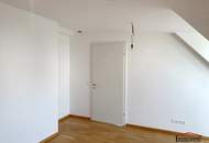 Tolle Lage - tolle Aussicht! Moderne Dachgeschosswohnung in einem Altbau!