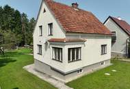 Renovierungsbedürftiges Wohnhaus mit sonnigem Garten