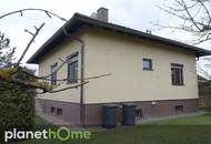 Eckgrundstück mit Familienhaus