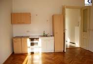 SCHÖNE RENOVIERTE ALTBAUWOHNUNG