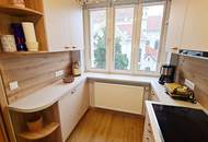 TOPGELEGENHEIT! EIGENHEIM MIT POTENTIAL, 113 m2 Neubau mit Loggia, 4 Zimmer, Küche, 2 Bäder, teilmöbliert, 3. Liftstock, Enkplatz