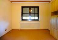 GEDIEGENES HAUS MIT ZWEI WOHNEINHEITEN UND GROSSEM GARTEN!