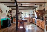 SEHR GERÄUMIGES EIN-ZWEIFAMILIENHAUS MIT STIL IN SONNIGER LAGE