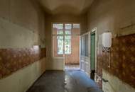 Renovierungsbedürftige Wohnung mit Charakter und Eigengarten!