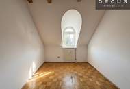 | CHARMANTE 3 ZIMMER-MAISONETTE-DACHGESCHOSSWOHNUNG MIT GALERIE | SONNIGER BALKON | CA. 80 m² | 4. OG | TEILWEISE SANIERUNGSBEDÜRFTIG | RUHIGER INNENHOF | IDEALE LAGE