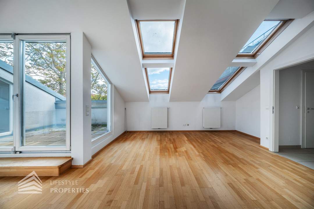 Helle 3-Zimmer Wohnung mit Terrasse im DG, Nähe Landstraße Hauptstraße