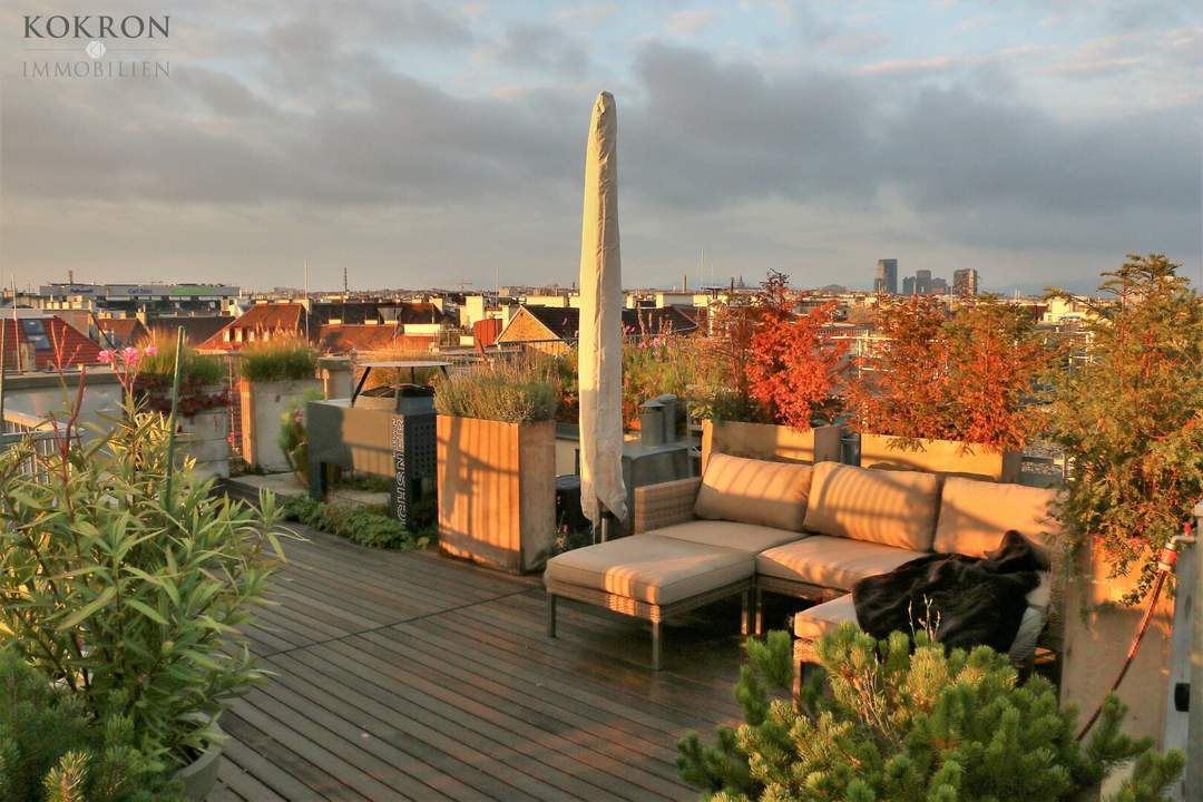 Abends Champagner auf der 360° Dachterrasse, morgens die U-Bahn vor der Haustüre