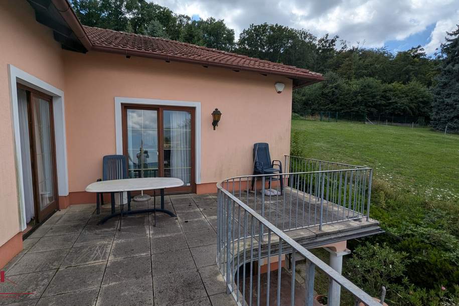 Traumhaftes Einfamilienhaus in erhöhter Lage, in Hainburg an der Donau: ca. 180m² Wohnfläche mit Garten, 2 Terrassen, Pool und Garage!!!, Haus-kauf, 697.000,€, 2410 Bruck an der Leitha