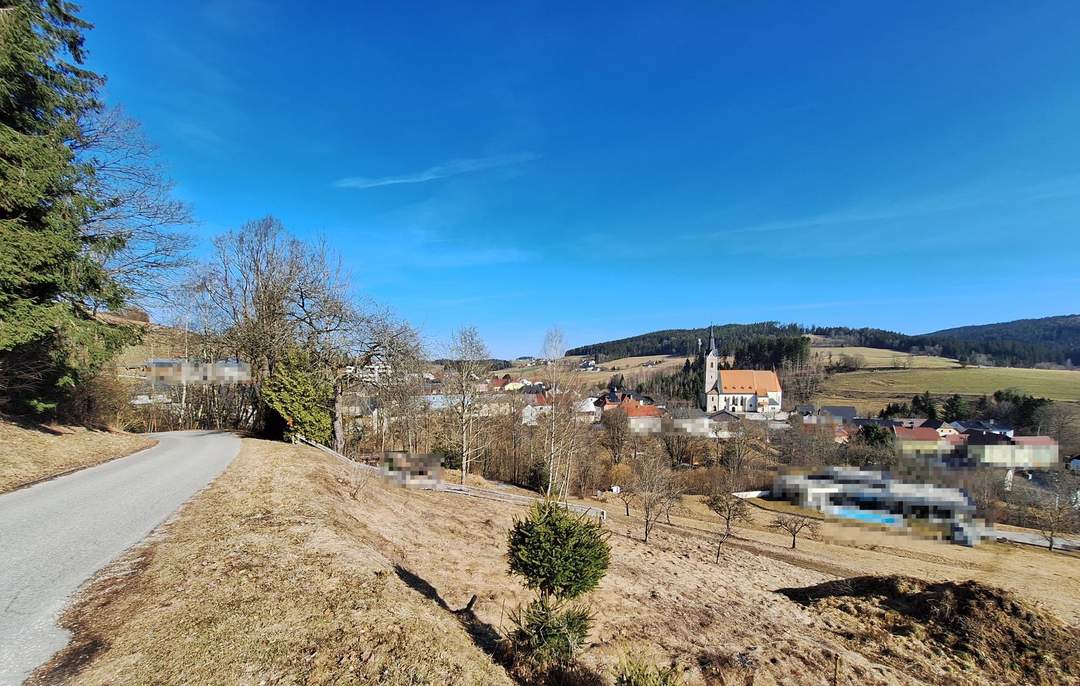 Leben mit Weitblick – Hanglage in idyllischer Umgebung