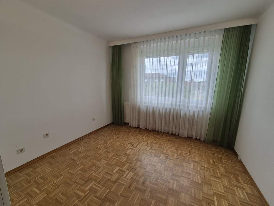 ZENTRALE LAGE – SONNIGER BALKON